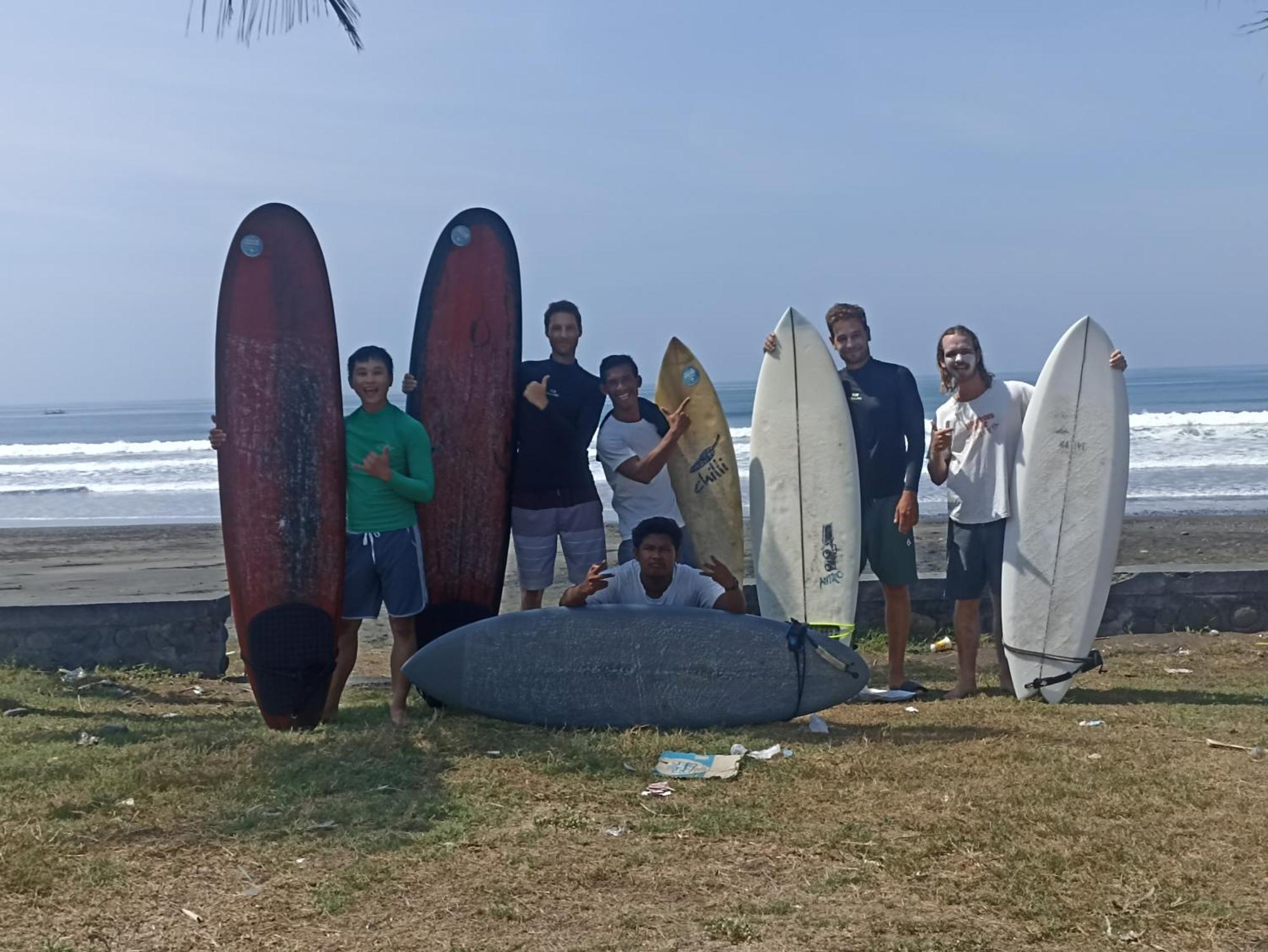 Ferienwohnung Ayolah Surf House &Surf Camp Jembrana Exterior foto